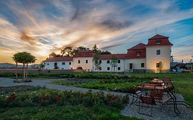 Ugron Castle Fiatfalva